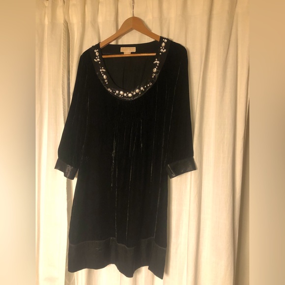 Michael Kors Medium mini dress in beautiful velvet with embellished collar - Picture 1 of 4